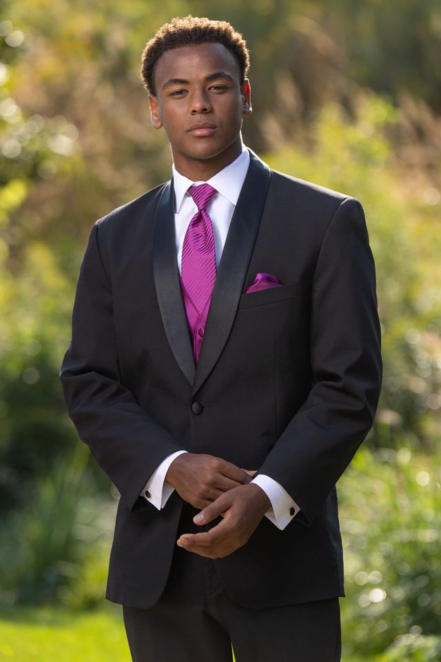 BLACK CYPRUS TUXEDO
