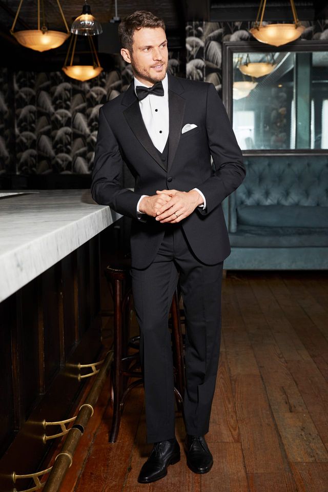 BLACK LEGACY PERFORMANCE TUXEDO